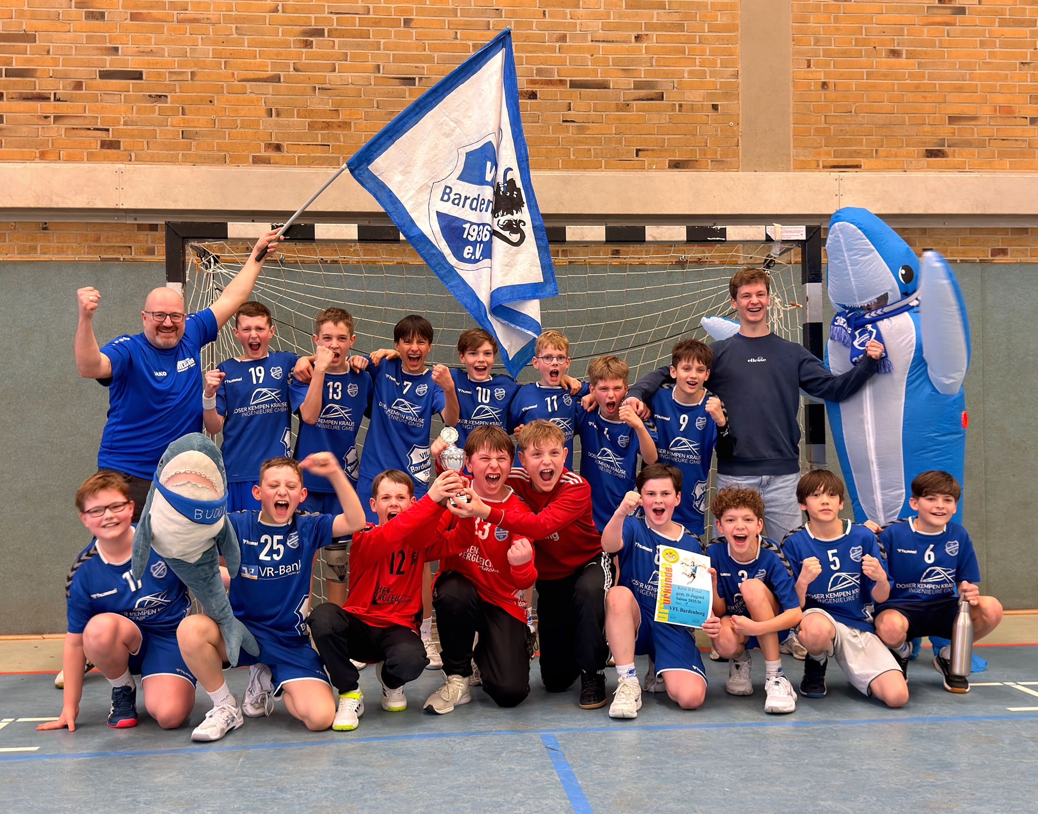 Mehr über den Artikel erfahren Letztes Saisonspiel: D-Jugend des VfL Bardenberg krönt sich mit dem B-Pokal